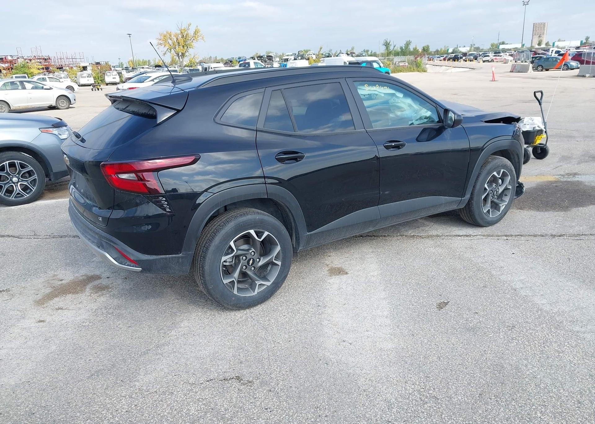2025 CHEVROLET trax lt