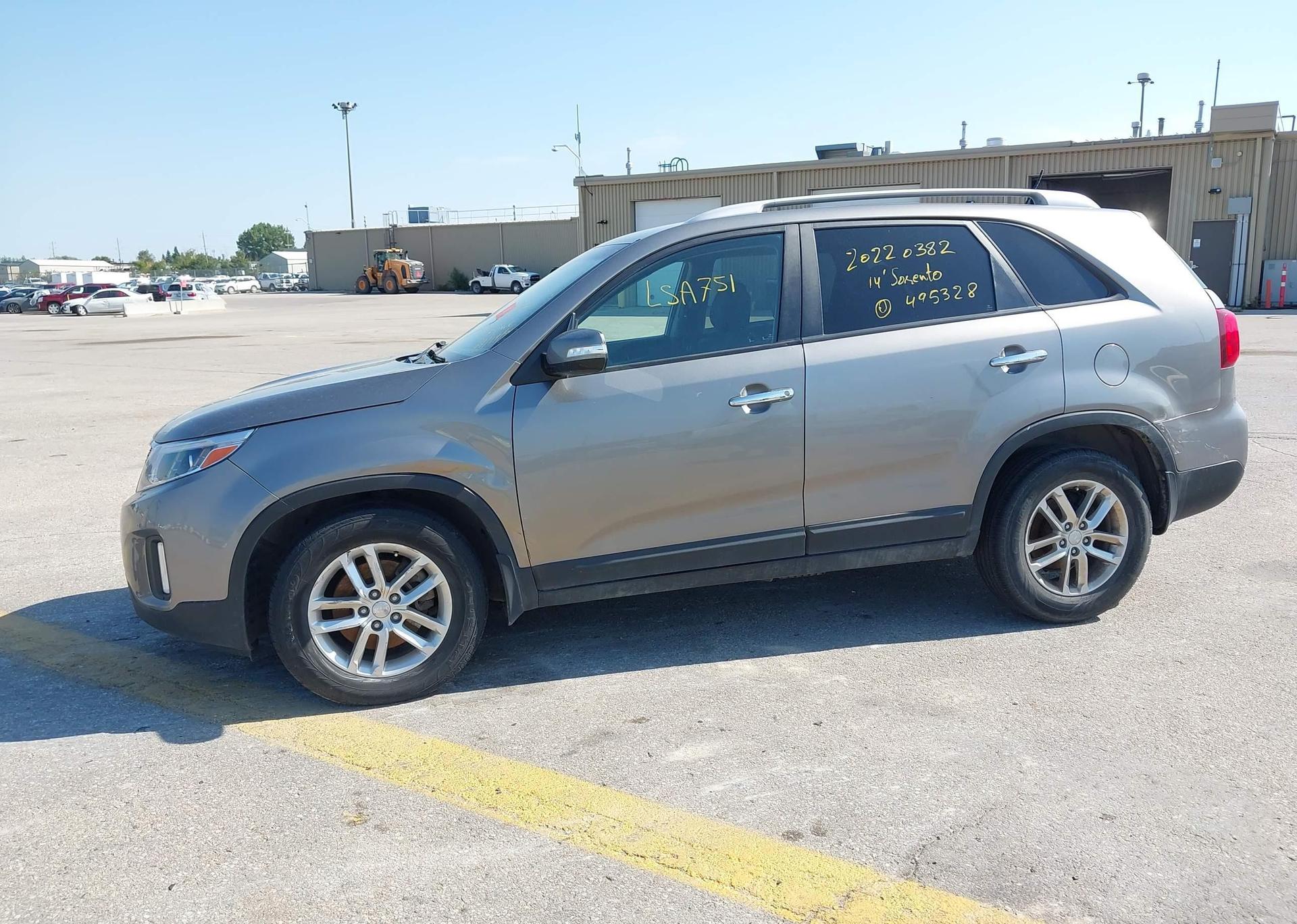 2014 KIA SORENTO LX