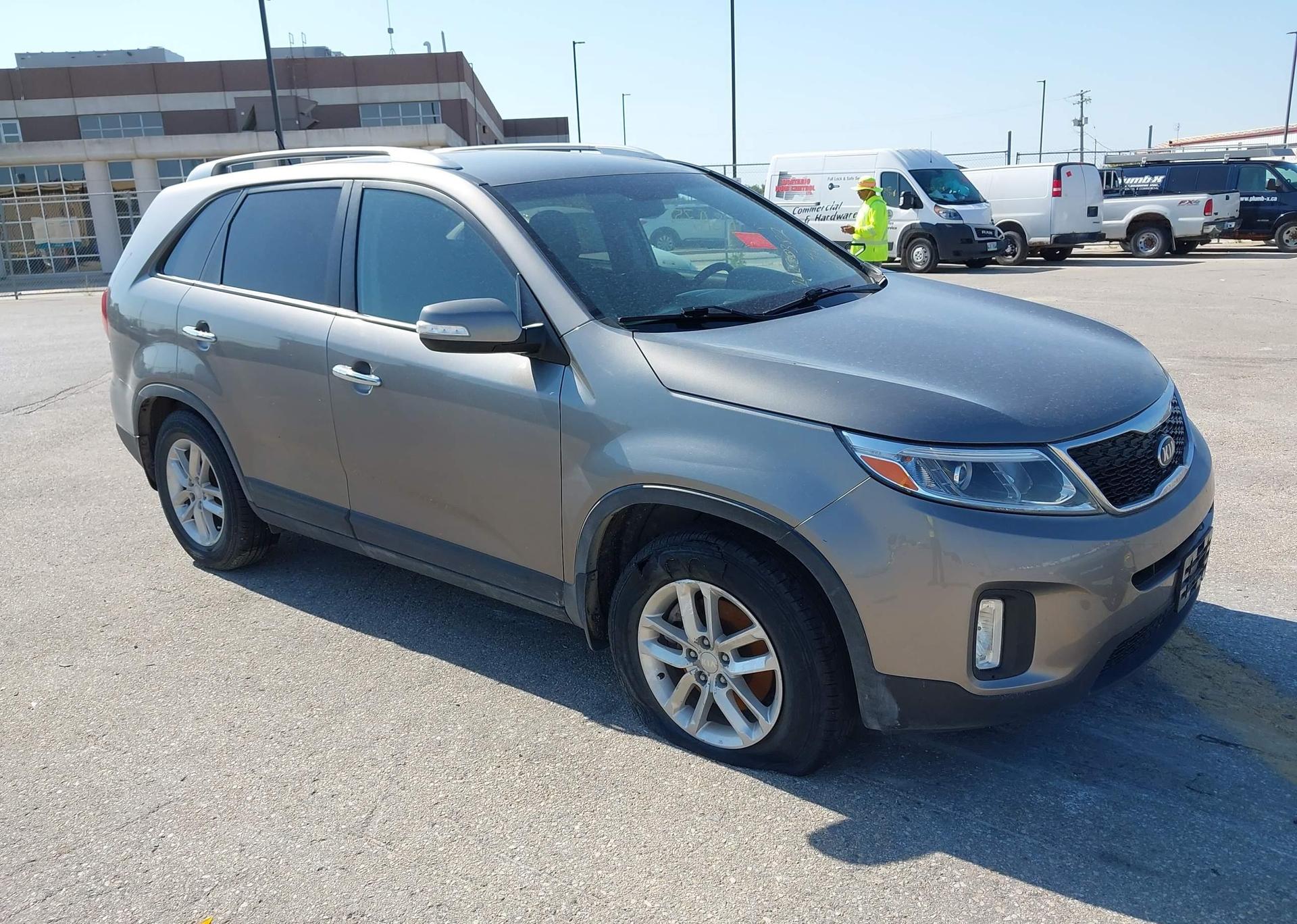 2014 KIA SORENTO LX