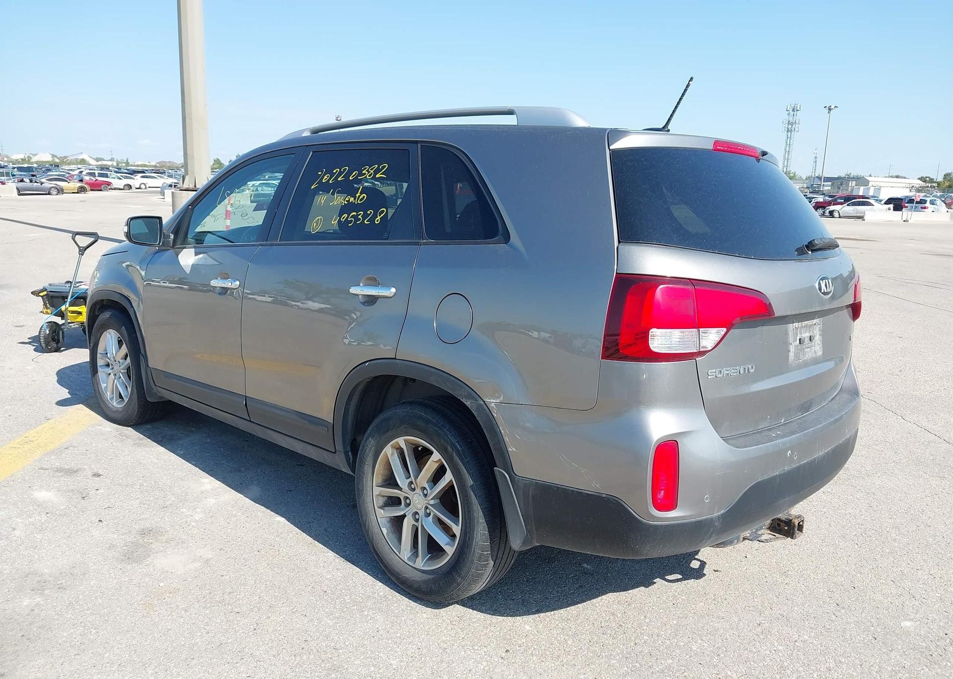 2014 KIA SORENTO LX