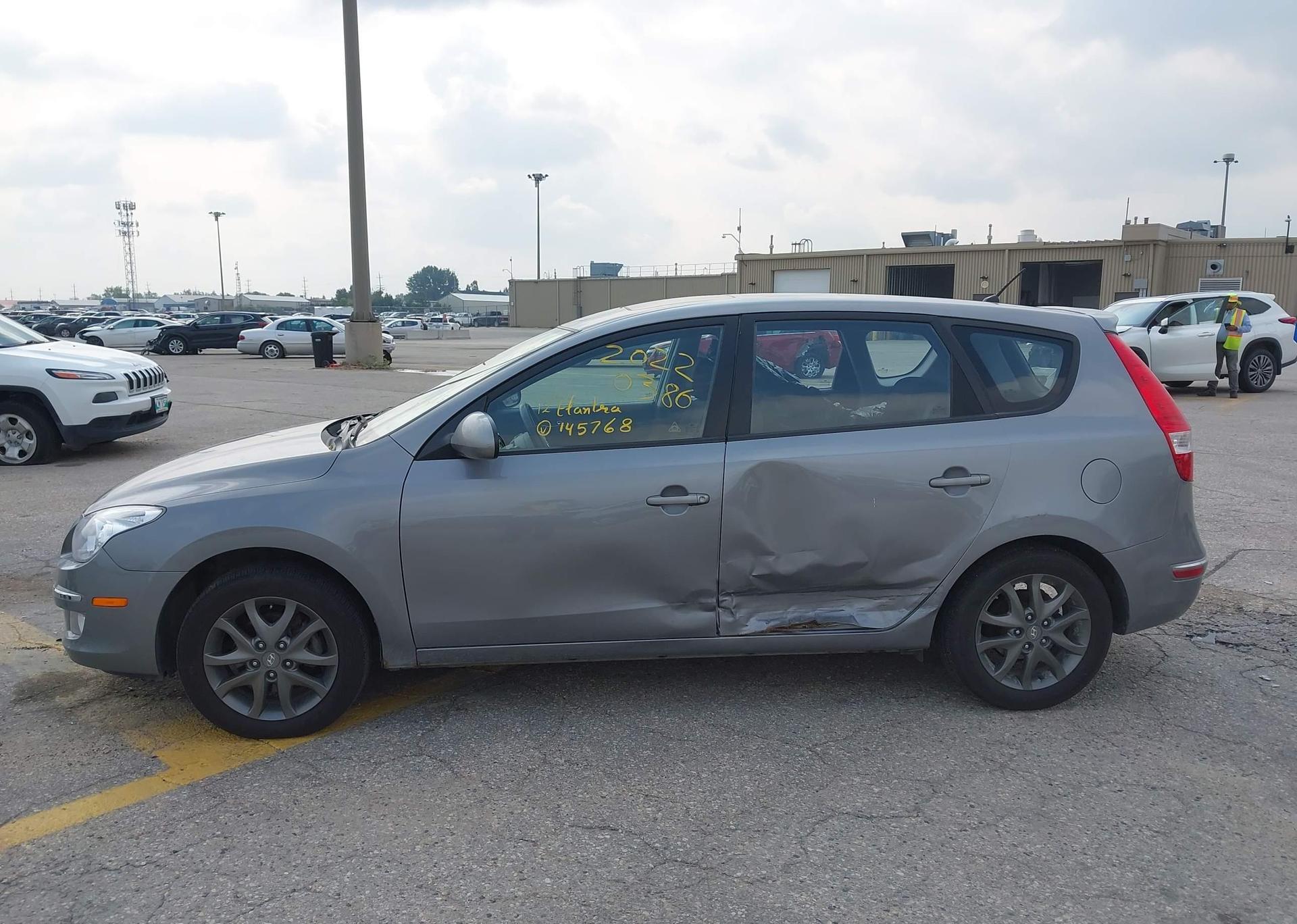 2012 HYUNDAI elantra touring gls