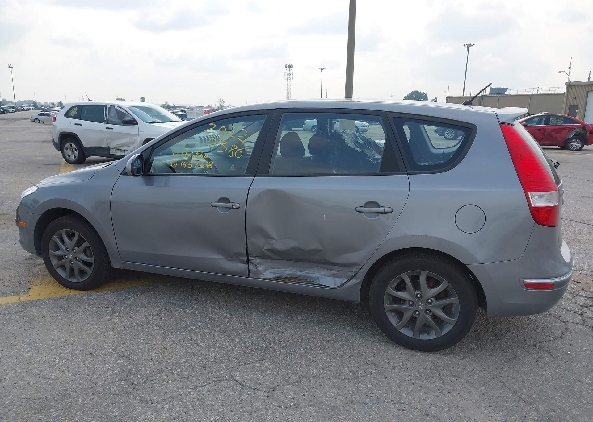 2012 HYUNDAI elantra touring gls