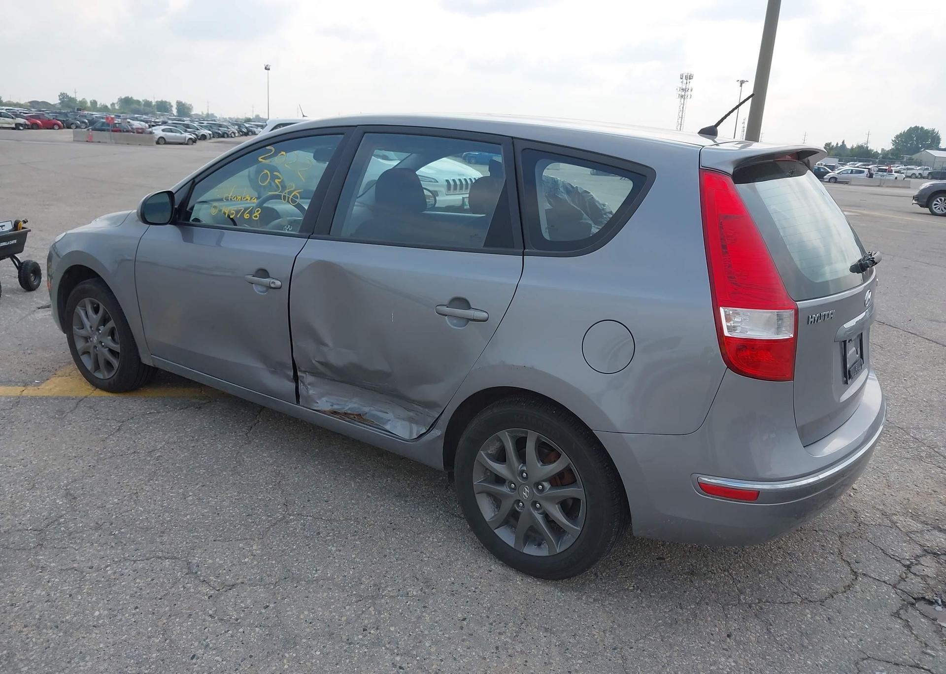 2012 HYUNDAI elantra touring gls