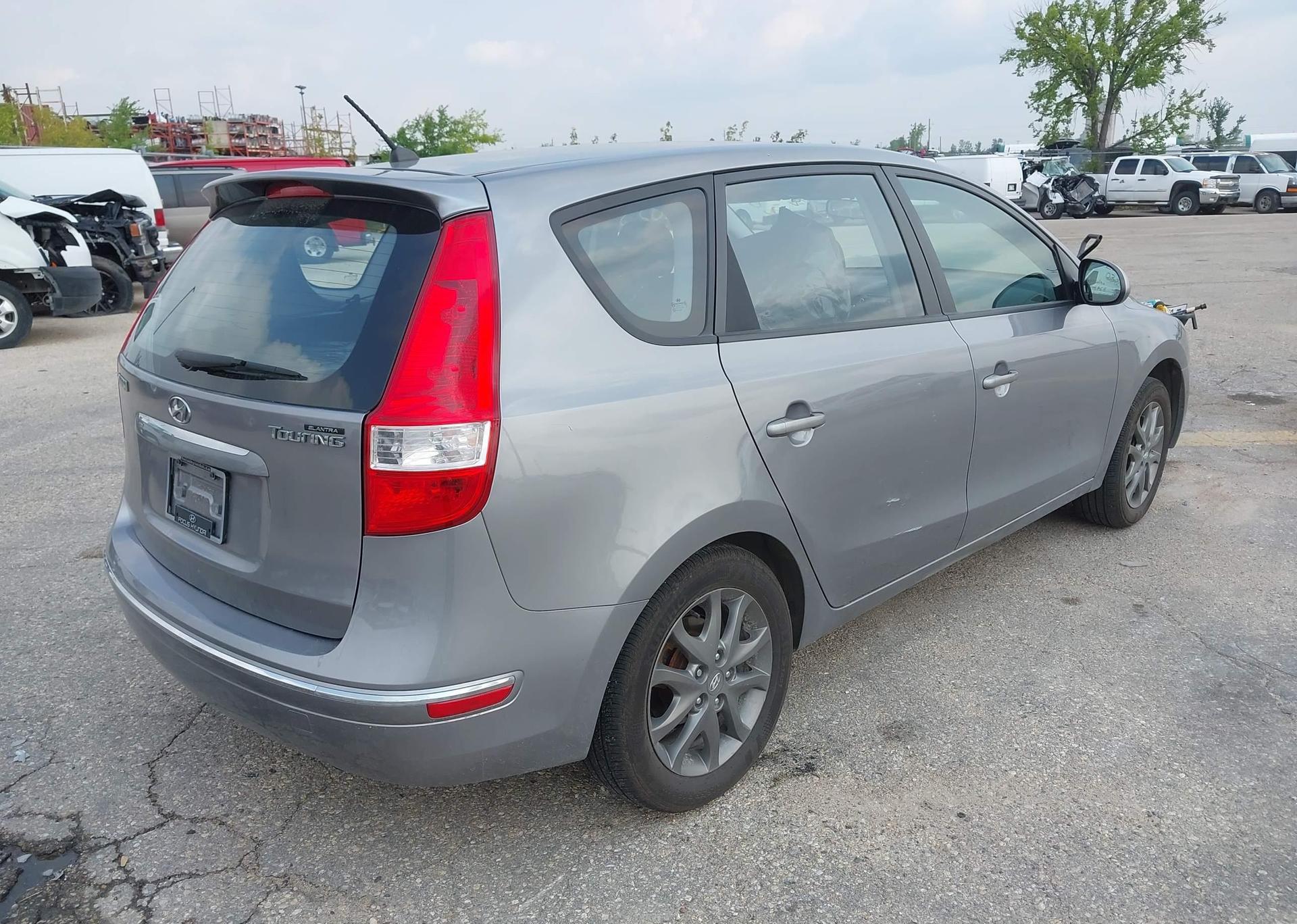 2012 HYUNDAI elantra touring gls