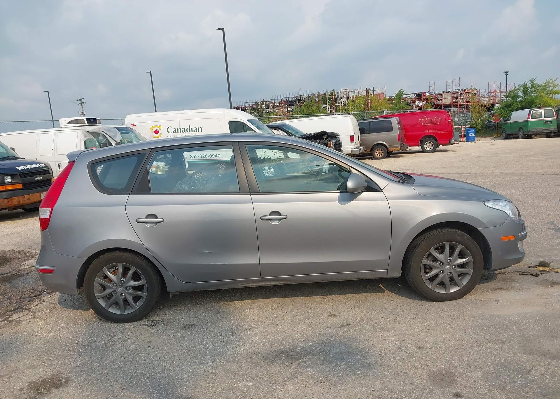 2012 HYUNDAI elantra touring gls