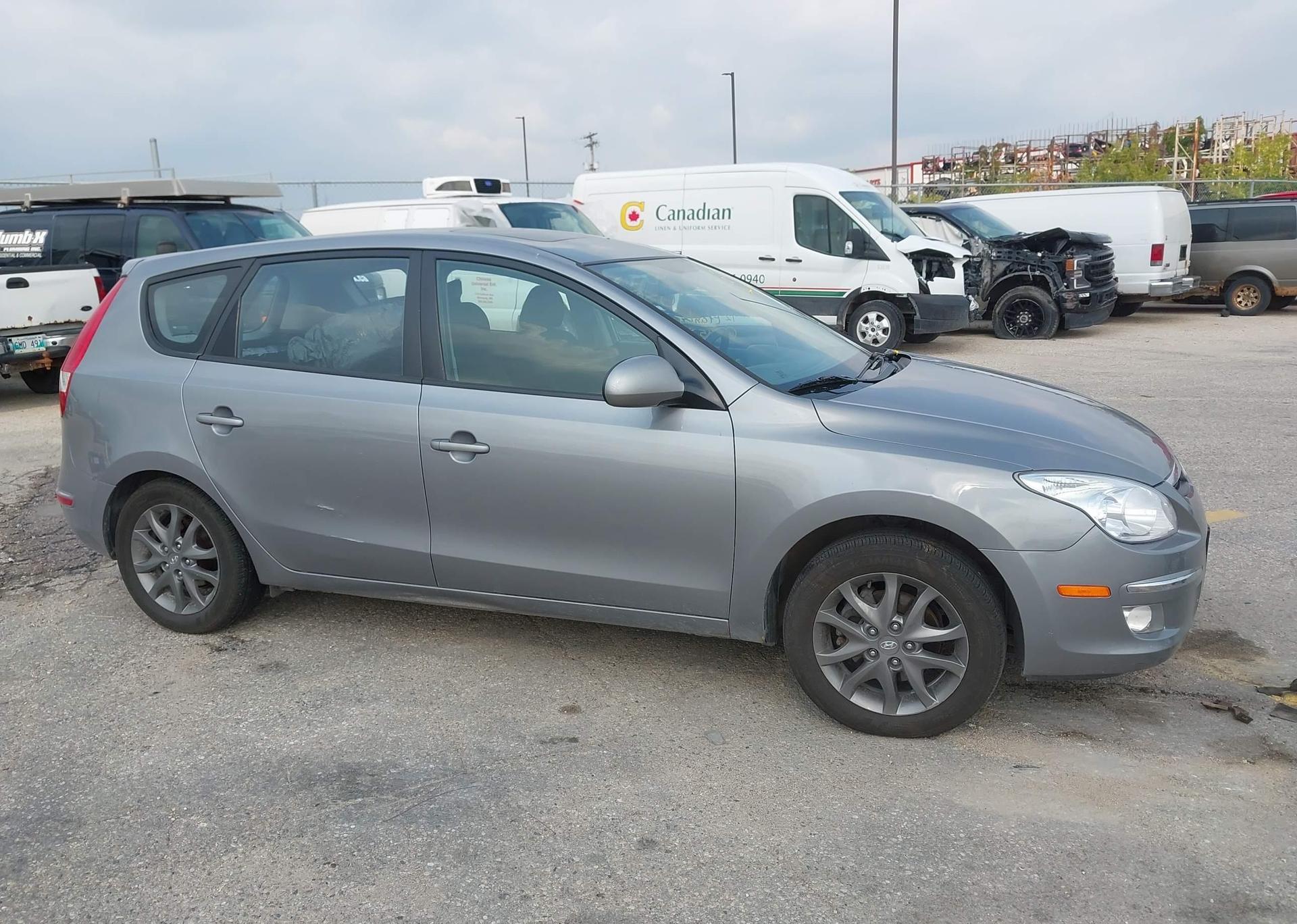 2012 HYUNDAI elantra touring gls