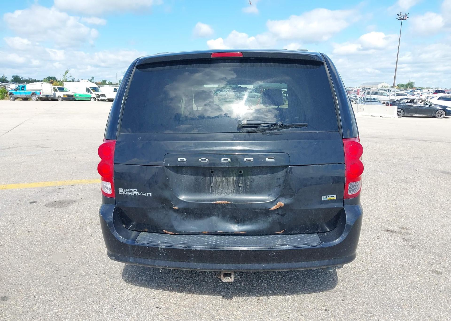 2013 DODGE GRAND CARAVAN SE