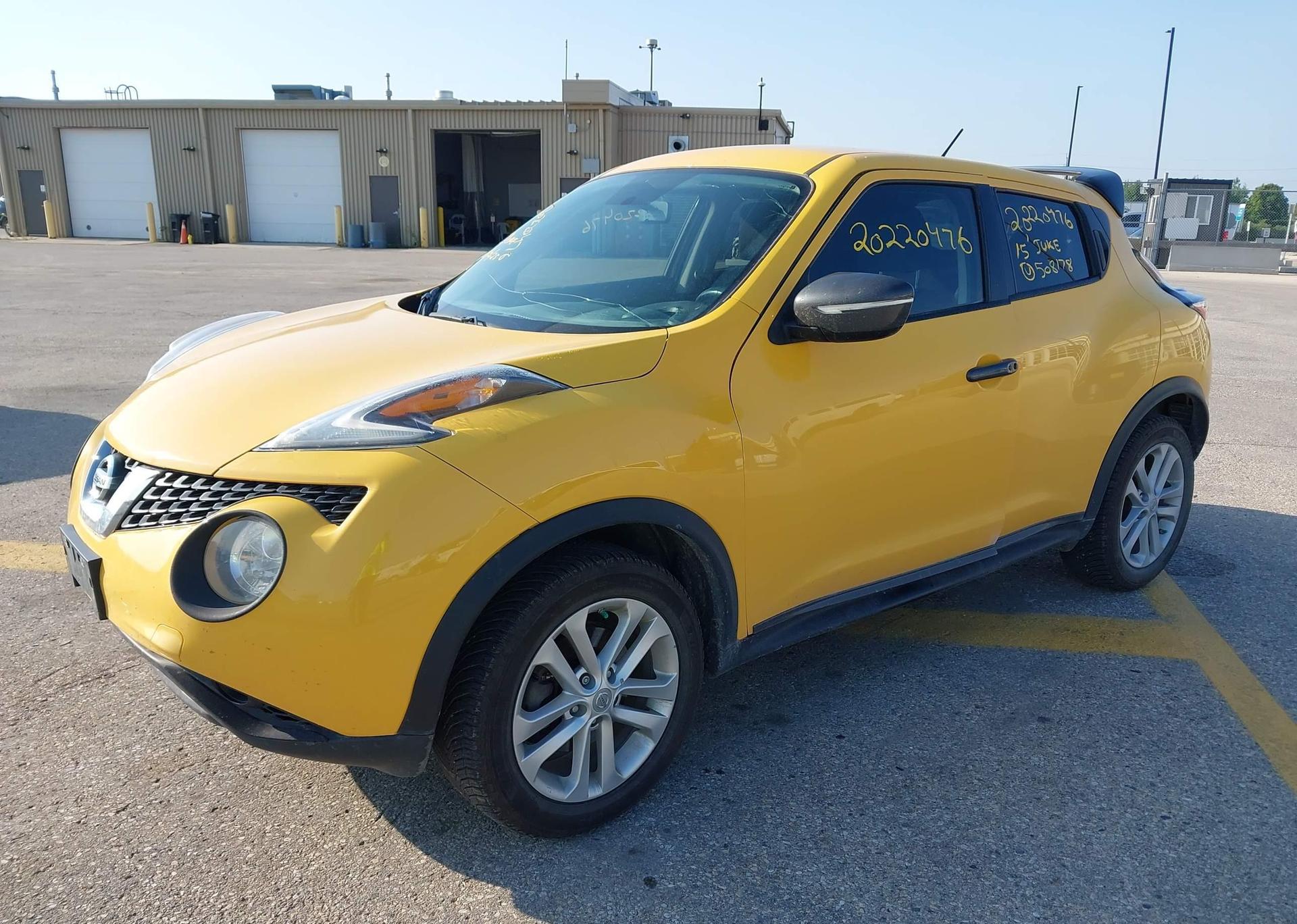 2015 NISSAN JUKE SV
