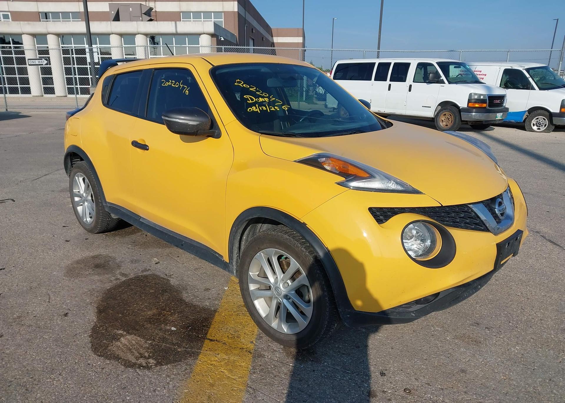 2015 NISSAN JUKE SV