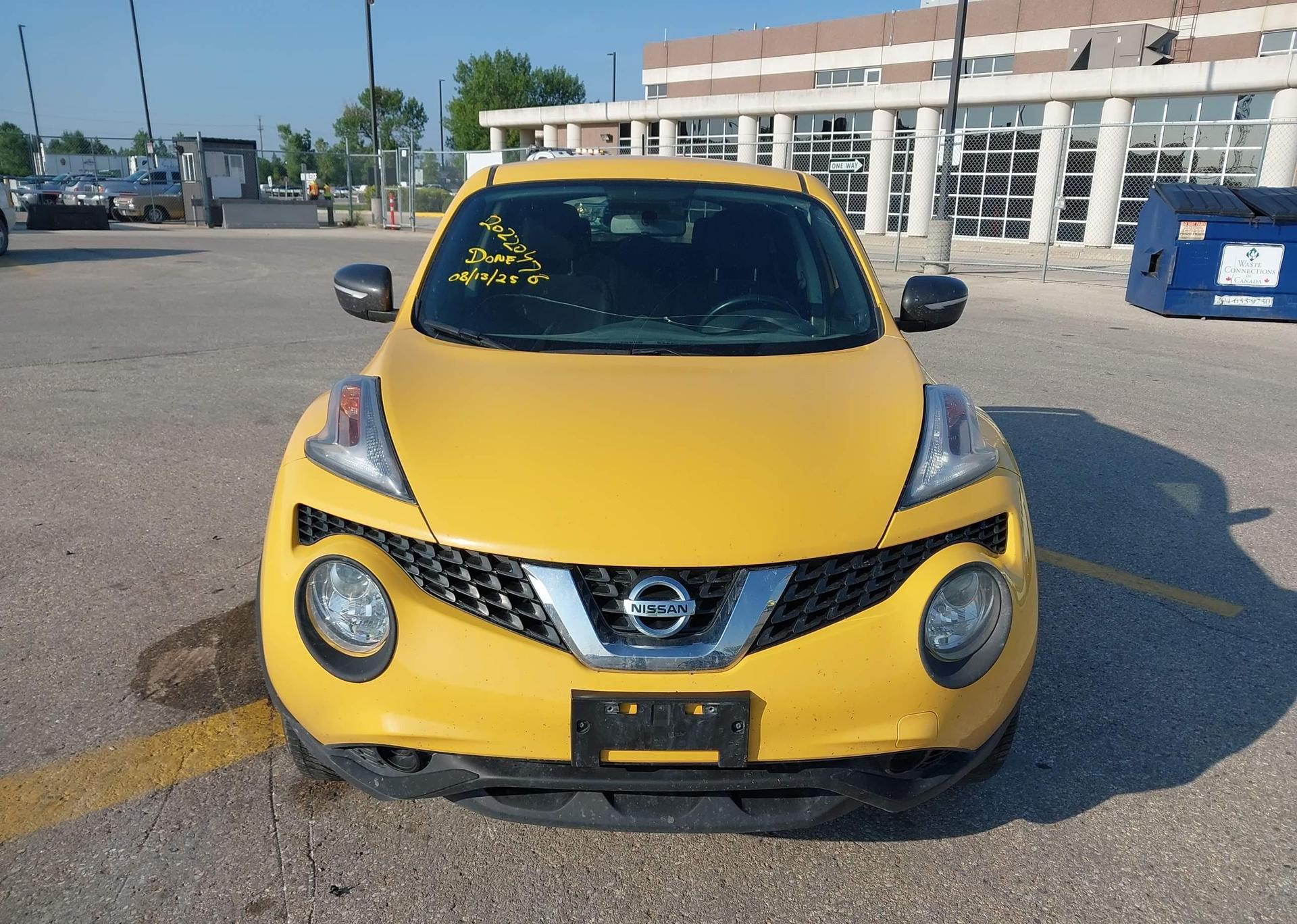 2015 NISSAN JUKE SV
