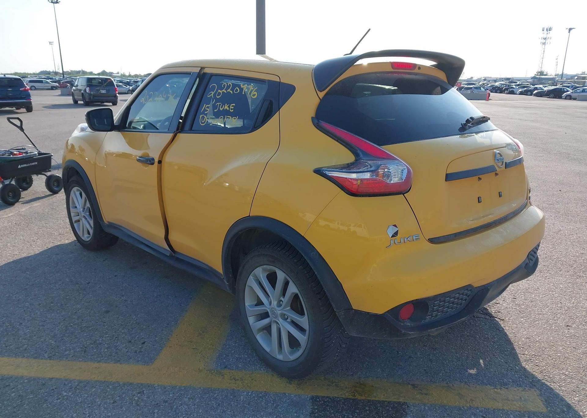 2015 NISSAN JUKE SV