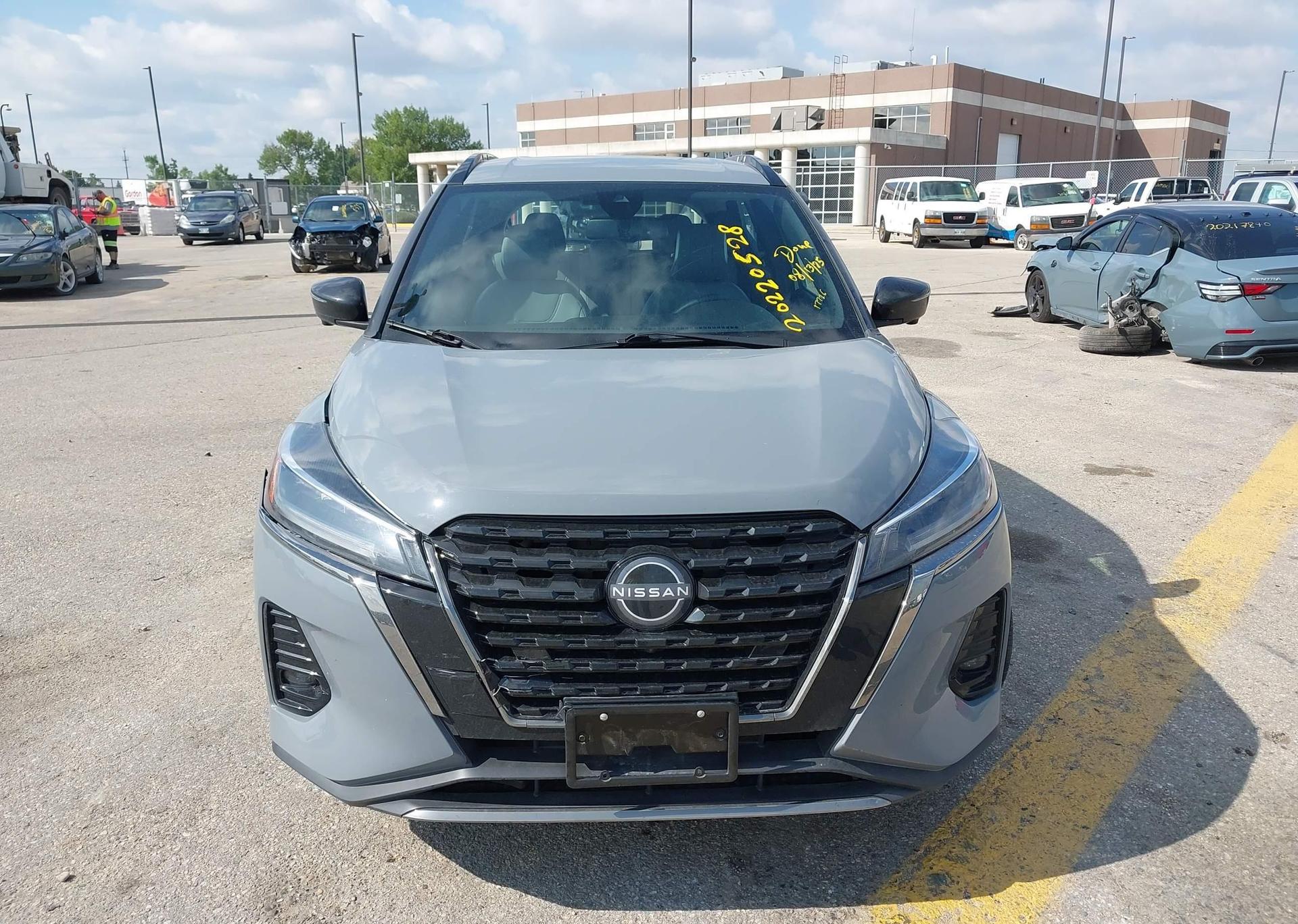 2023 NISSAN KICKS SR