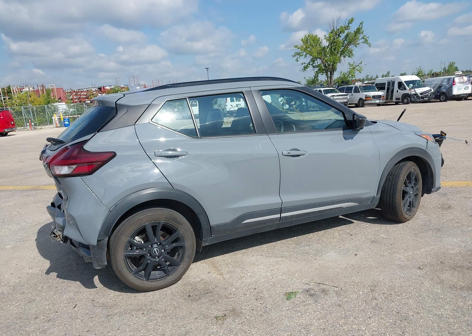 2023 NISSAN KICKS SR