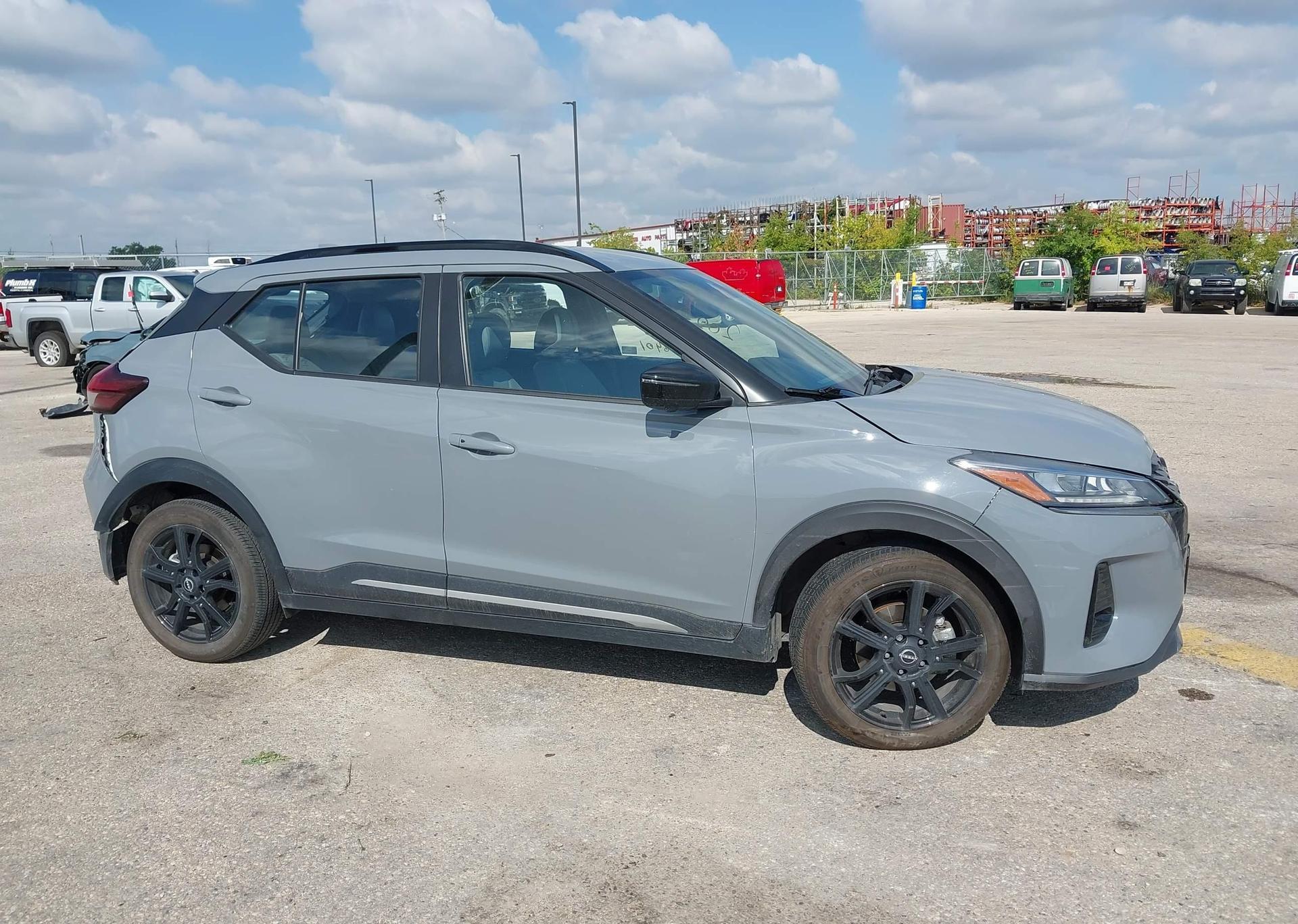 2023 NISSAN KICKS SR