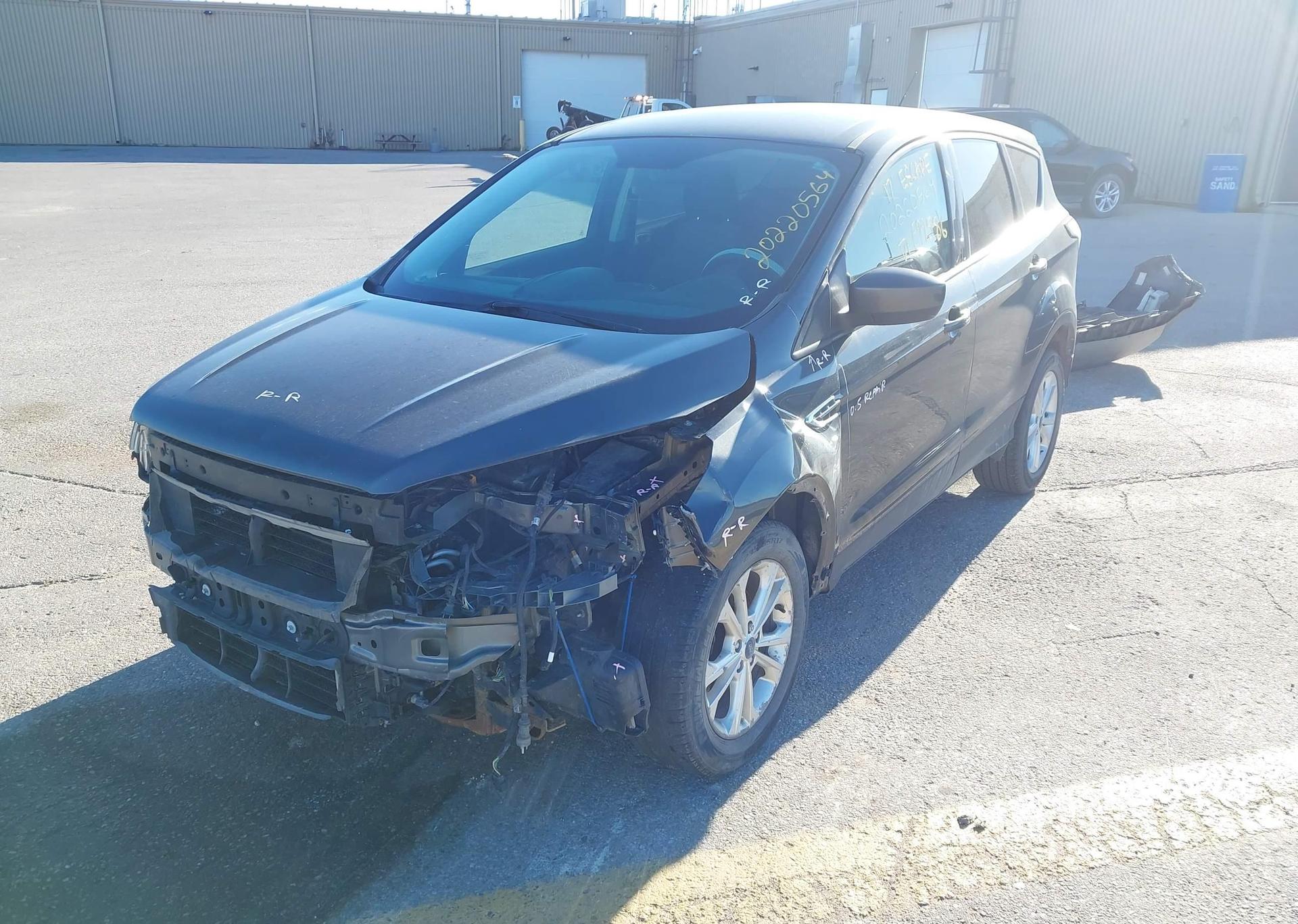 2017 FORD ESCAPE SE
