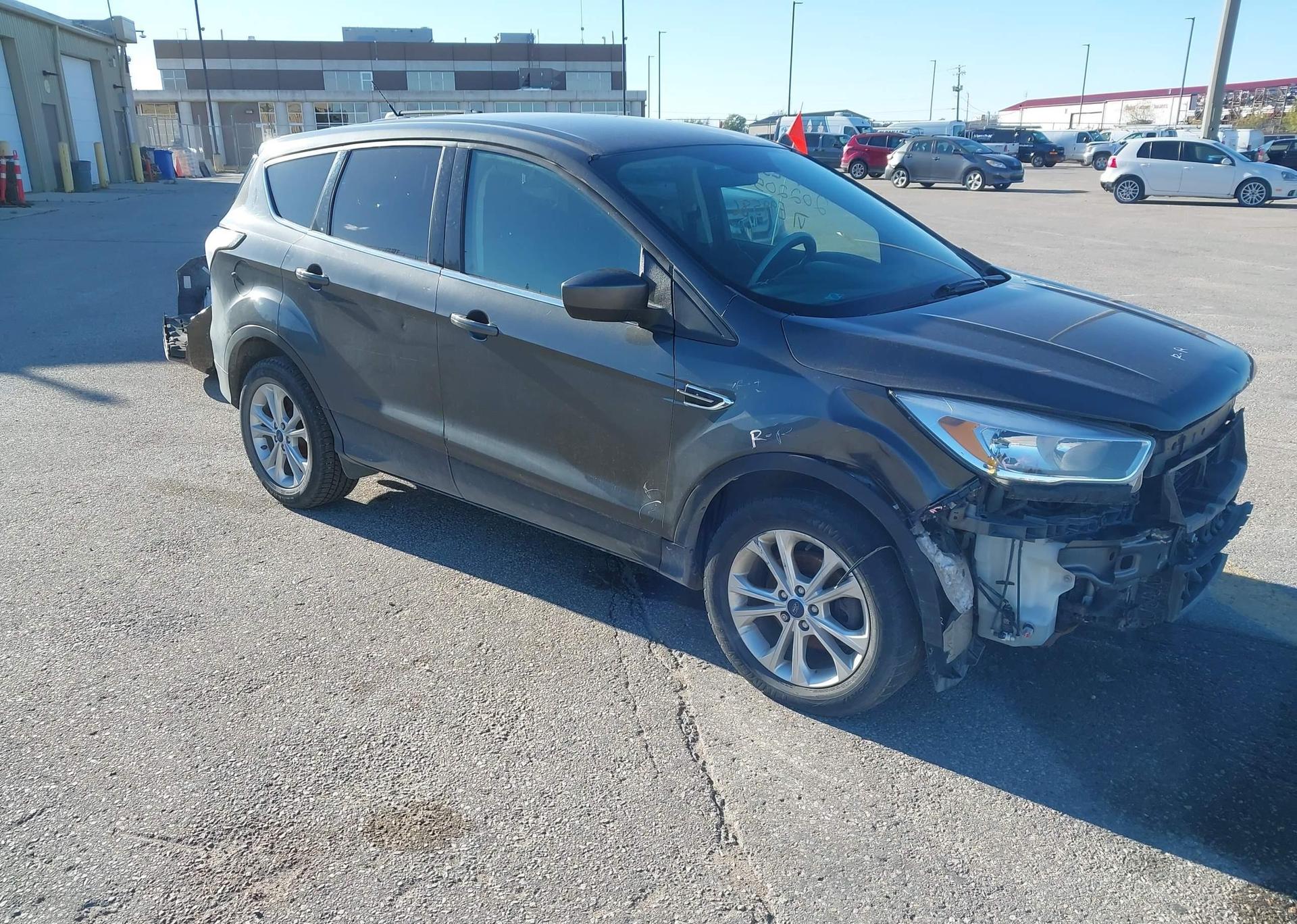 2017 FORD ESCAPE SE