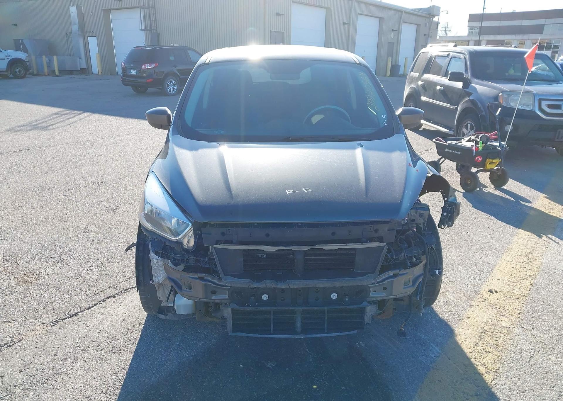 2017 FORD ESCAPE SE