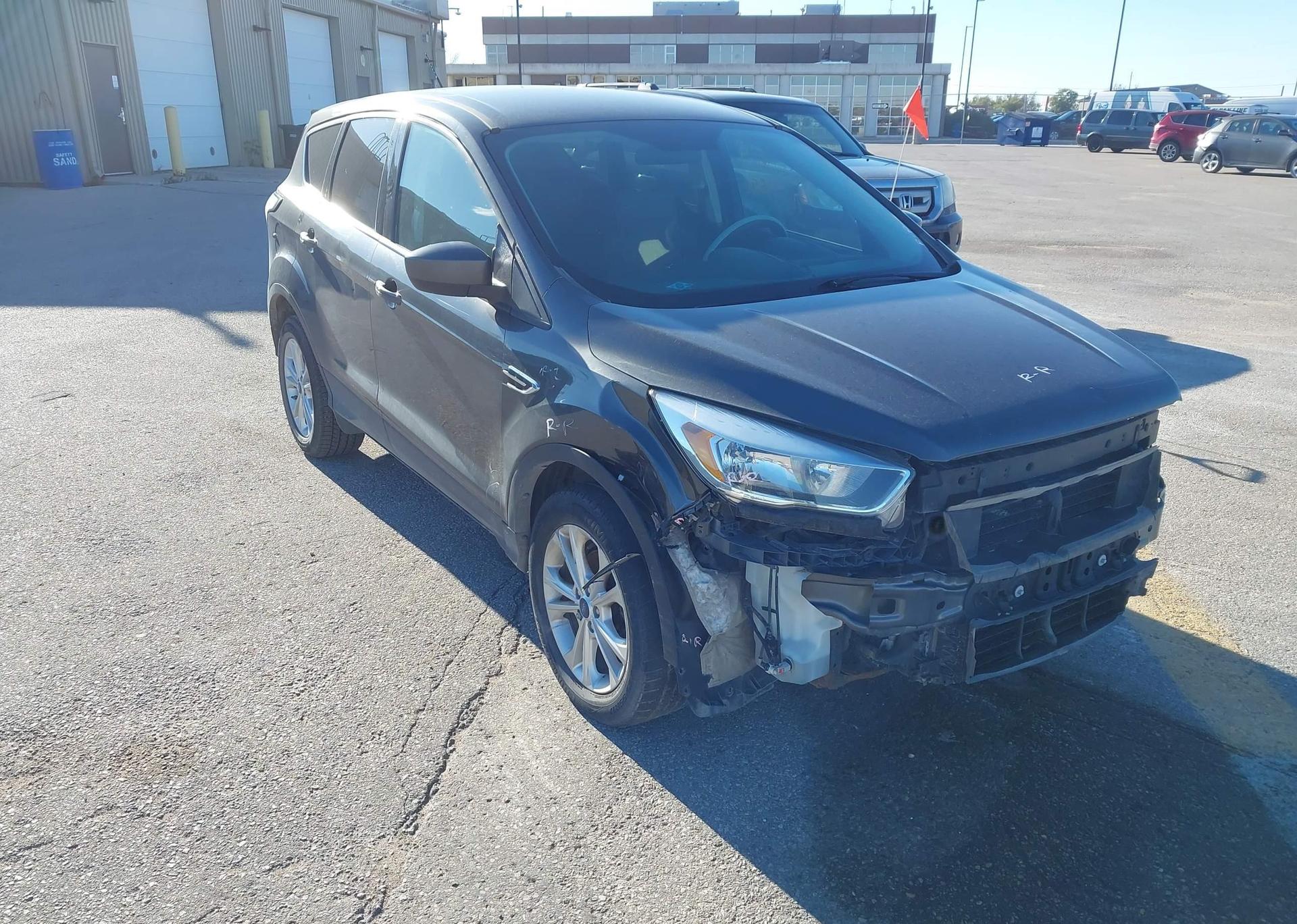 2017 FORD ESCAPE SE