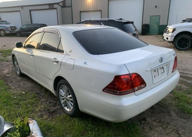 2004 TOYOTA CROWN ROYAL