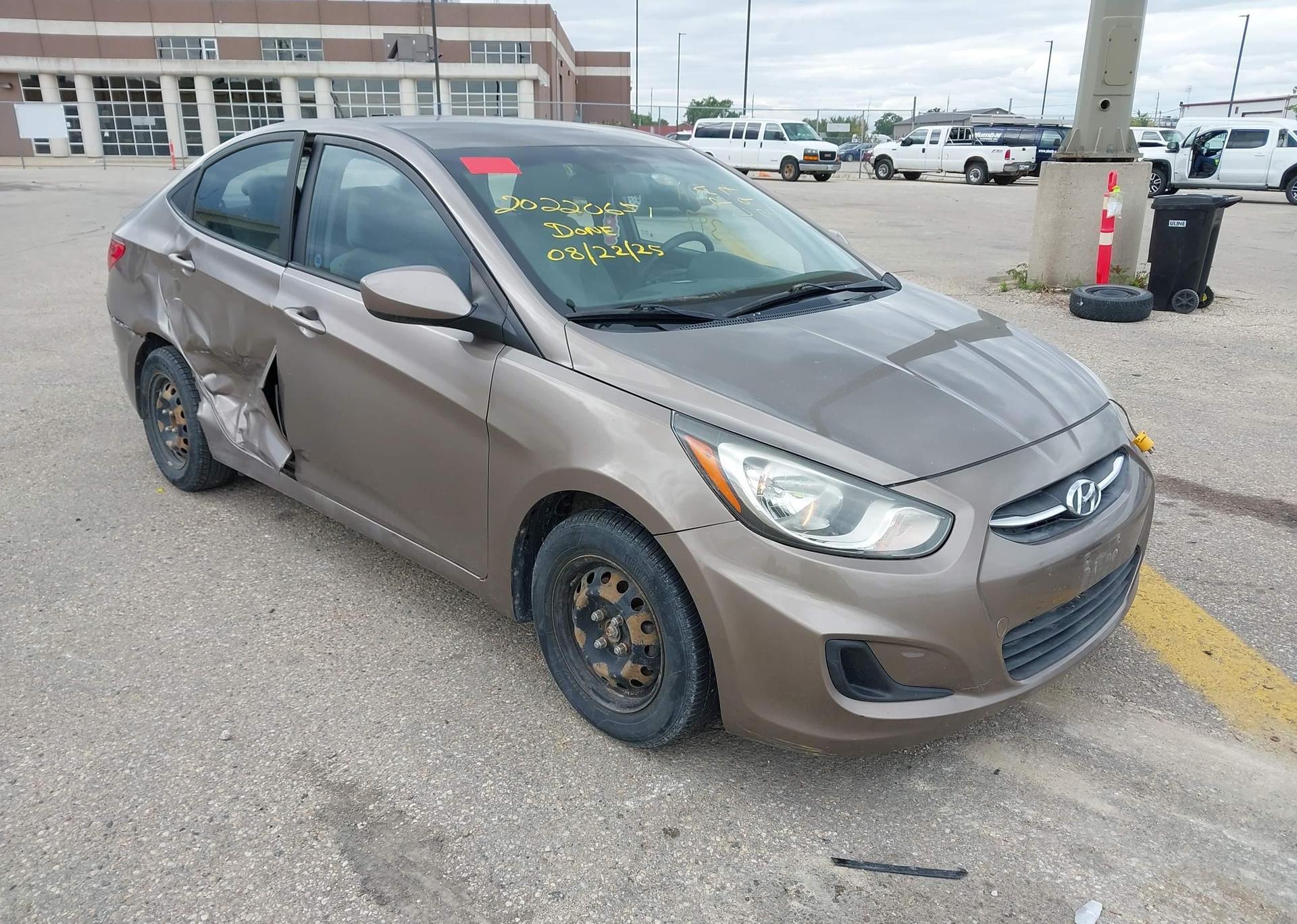 2013 HYUNDAI ACCENT GL