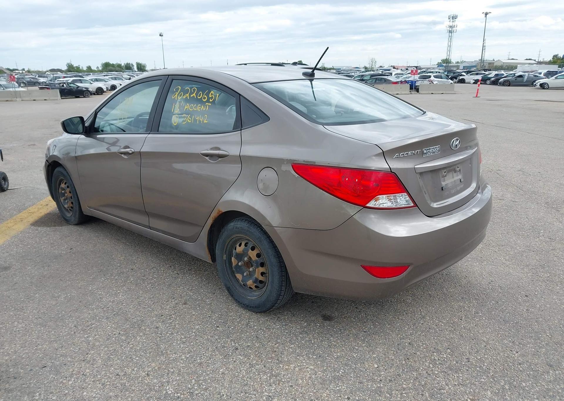 2013 HYUNDAI ACCENT GL