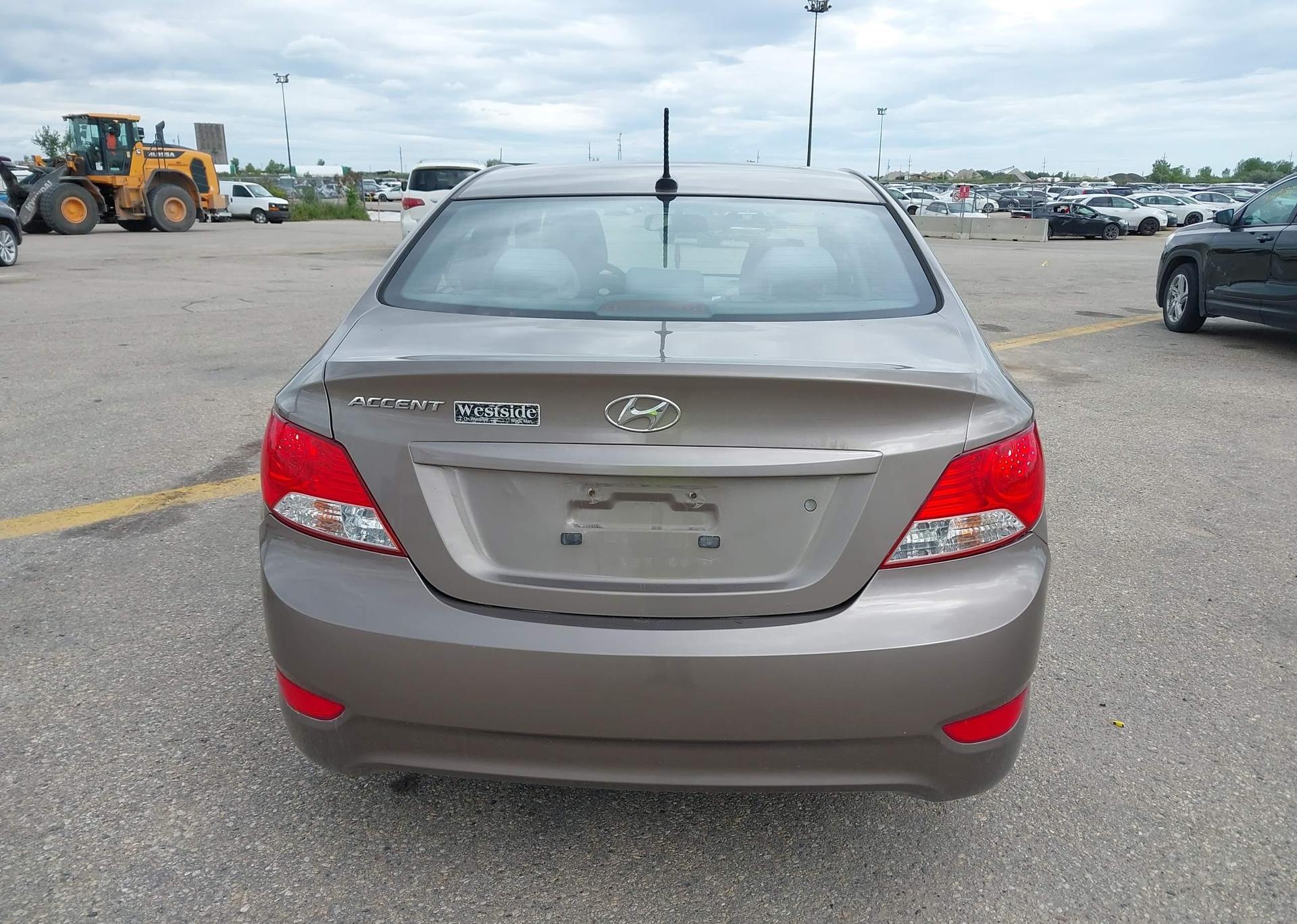 2013 HYUNDAI ACCENT GL