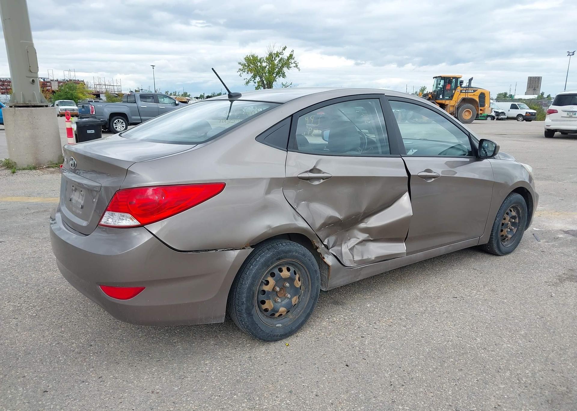 2013 HYUNDAI ACCENT GL