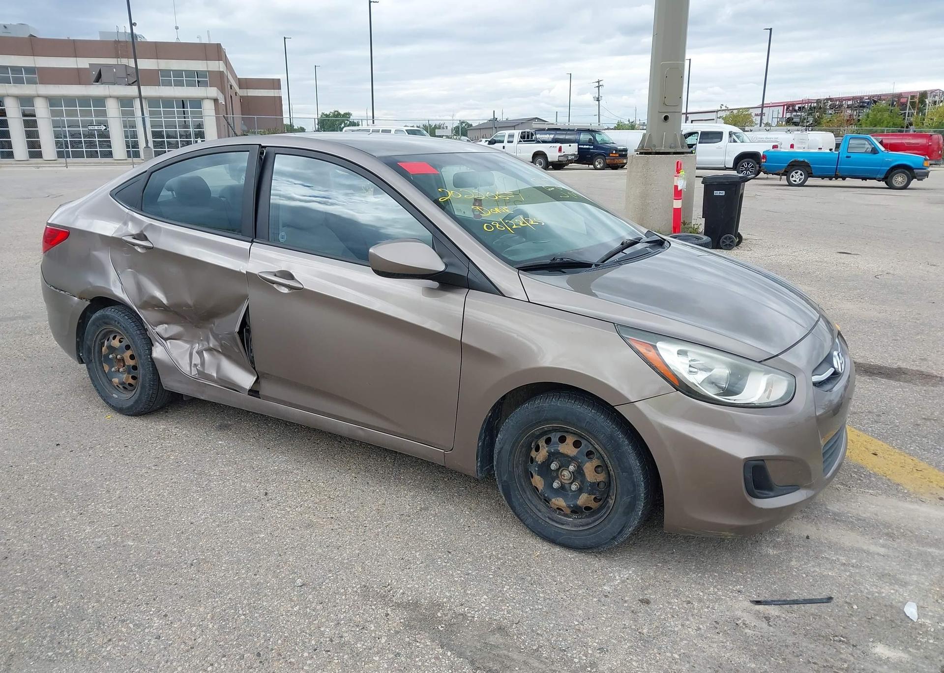 2013 HYUNDAI ACCENT GL