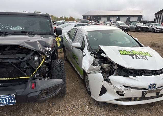 2016 TOYOTA PRIUS