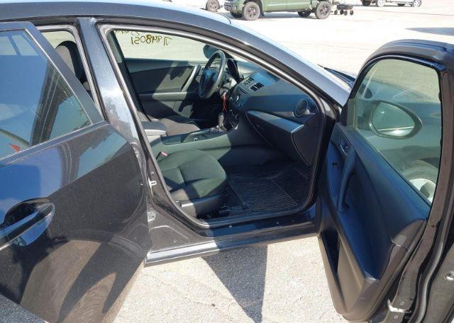 2013 MAZDA MAZDA3 GS