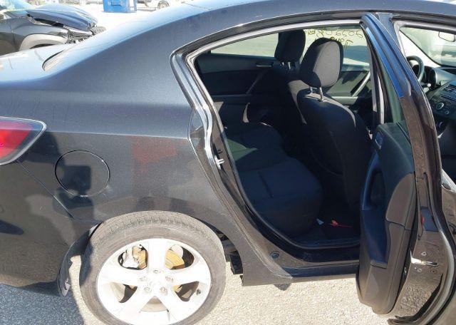 2013 MAZDA MAZDA3 GS