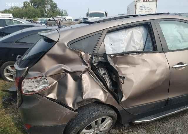 2010 HYUNDAI TUCSON LIMITED