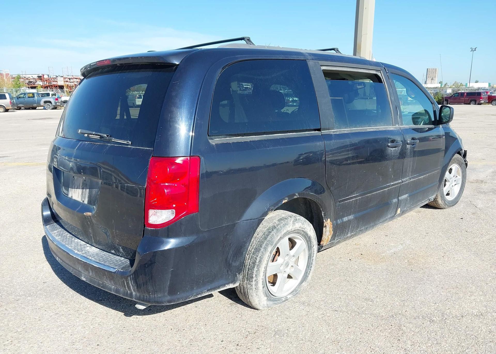 2011 DODGE GRAND CARAVAN SE