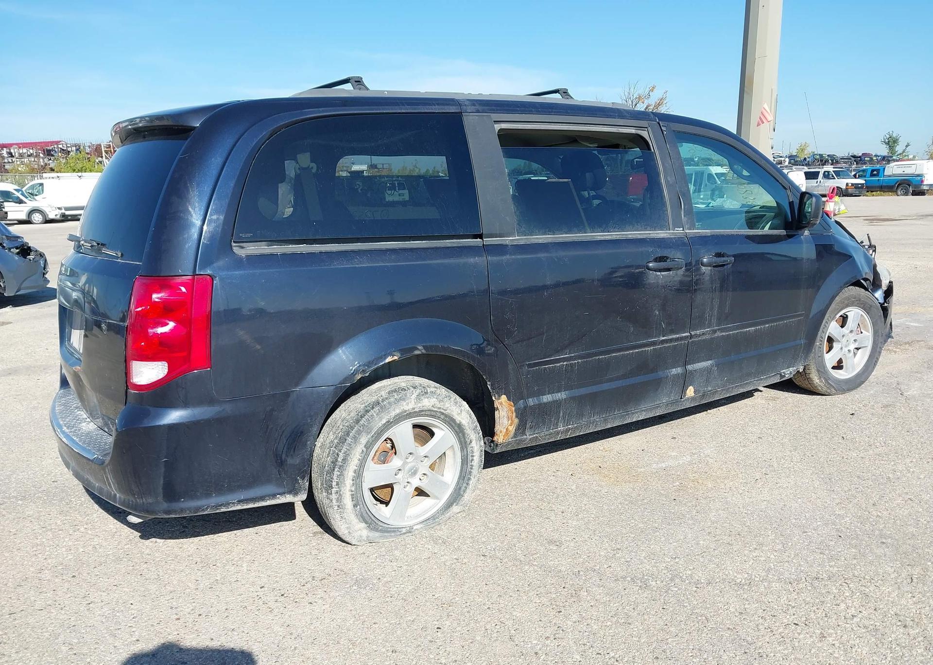 2011 DODGE GRAND CARAVAN SE