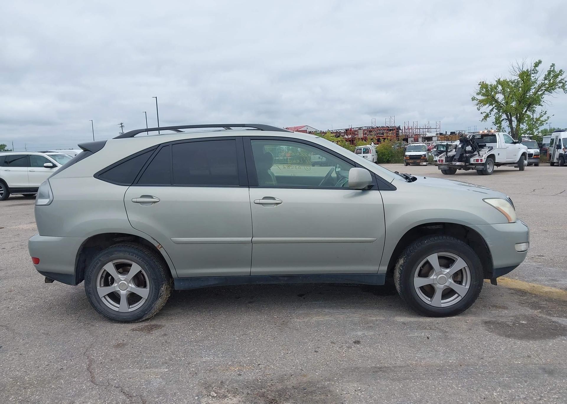 2004 LEXUS RX330