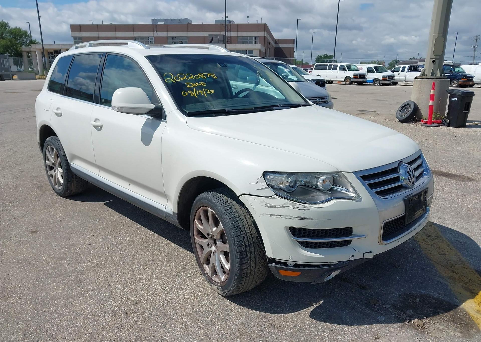 2008 VOLKSWAGEN TOUAREG V8