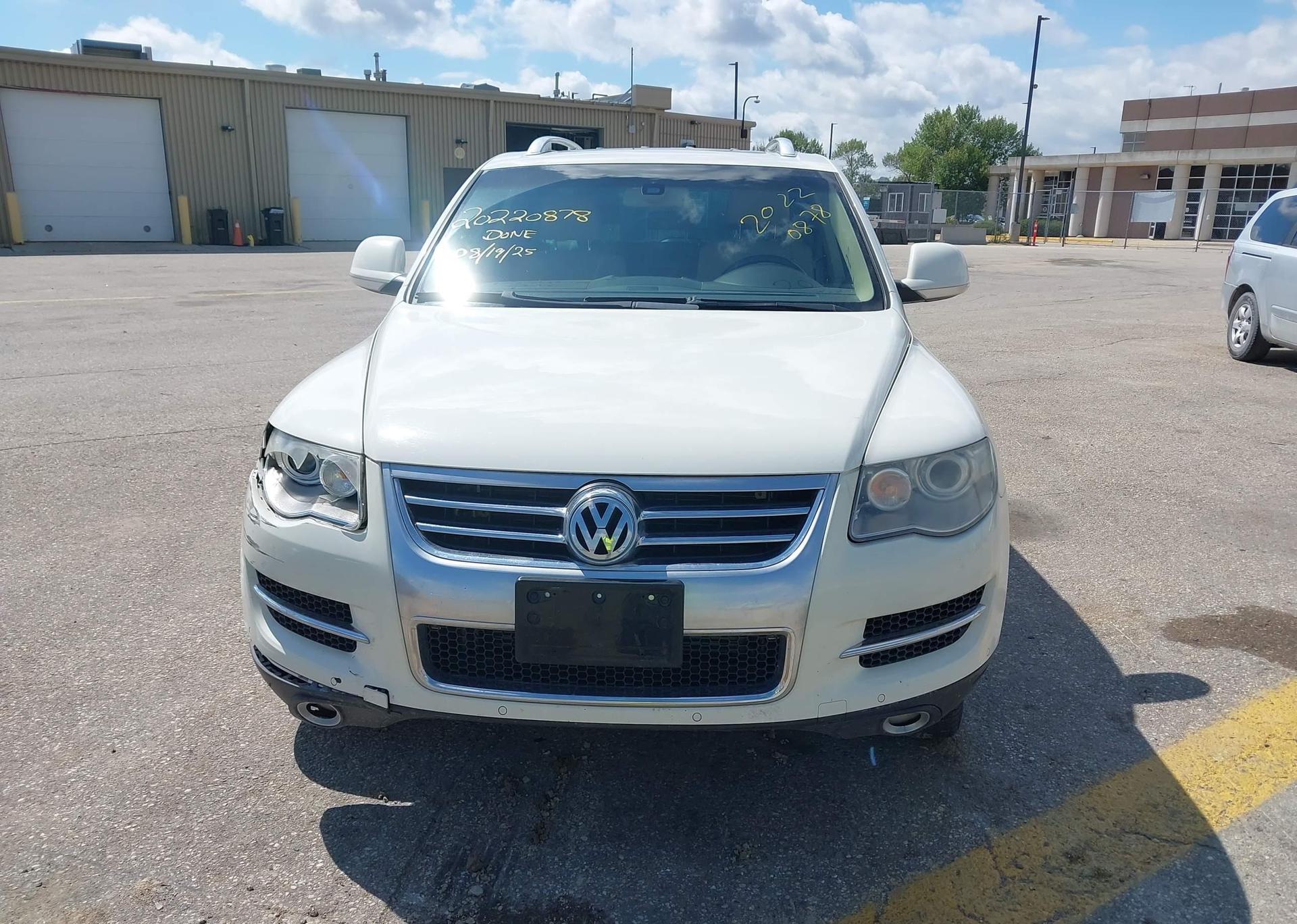 2008 VOLKSWAGEN TOUAREG V8