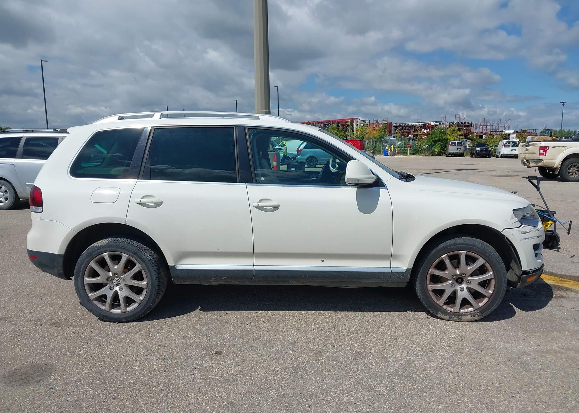 2008 VOLKSWAGEN TOUAREG V8