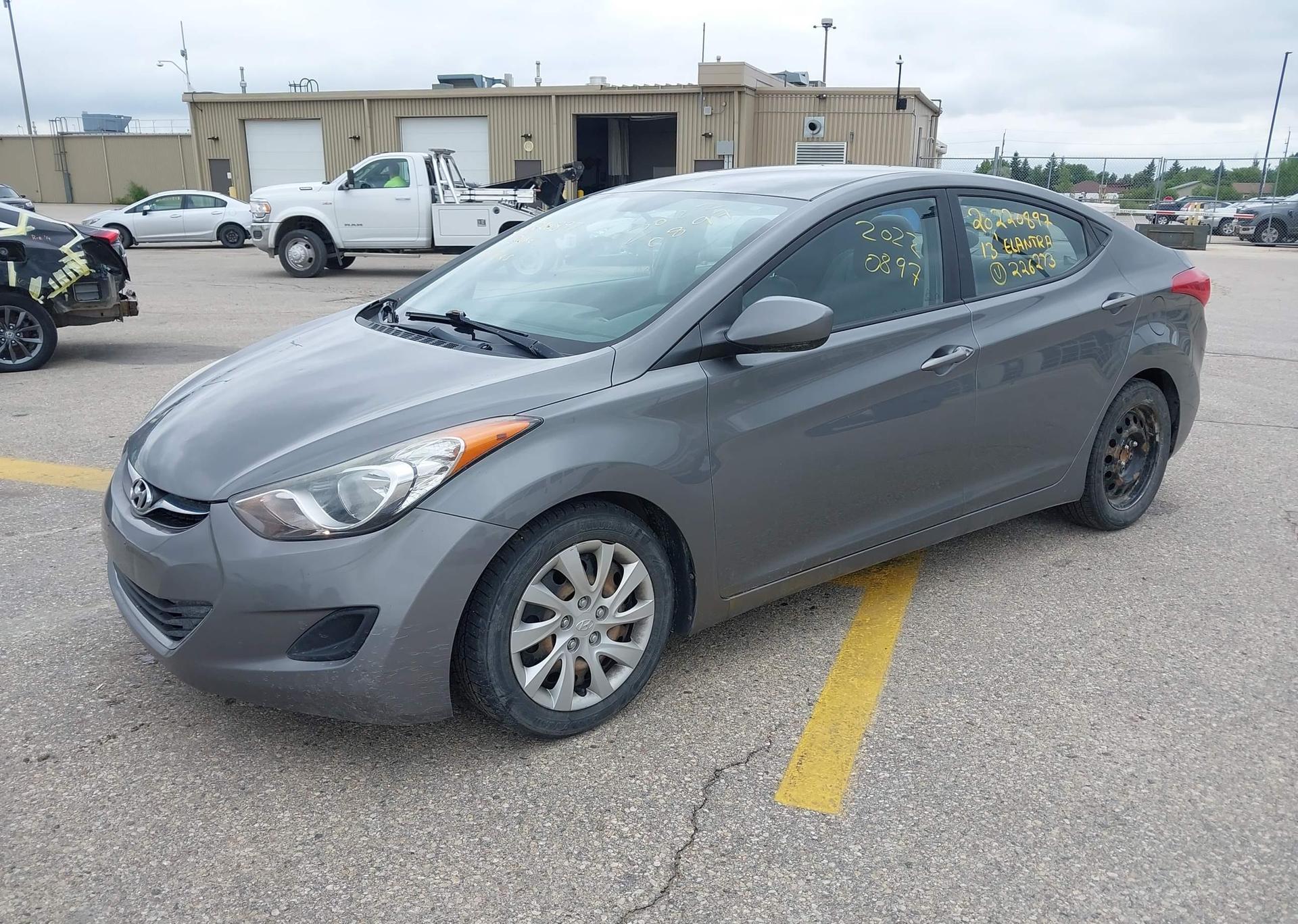 2013 HYUNDAI ELANTRA GL