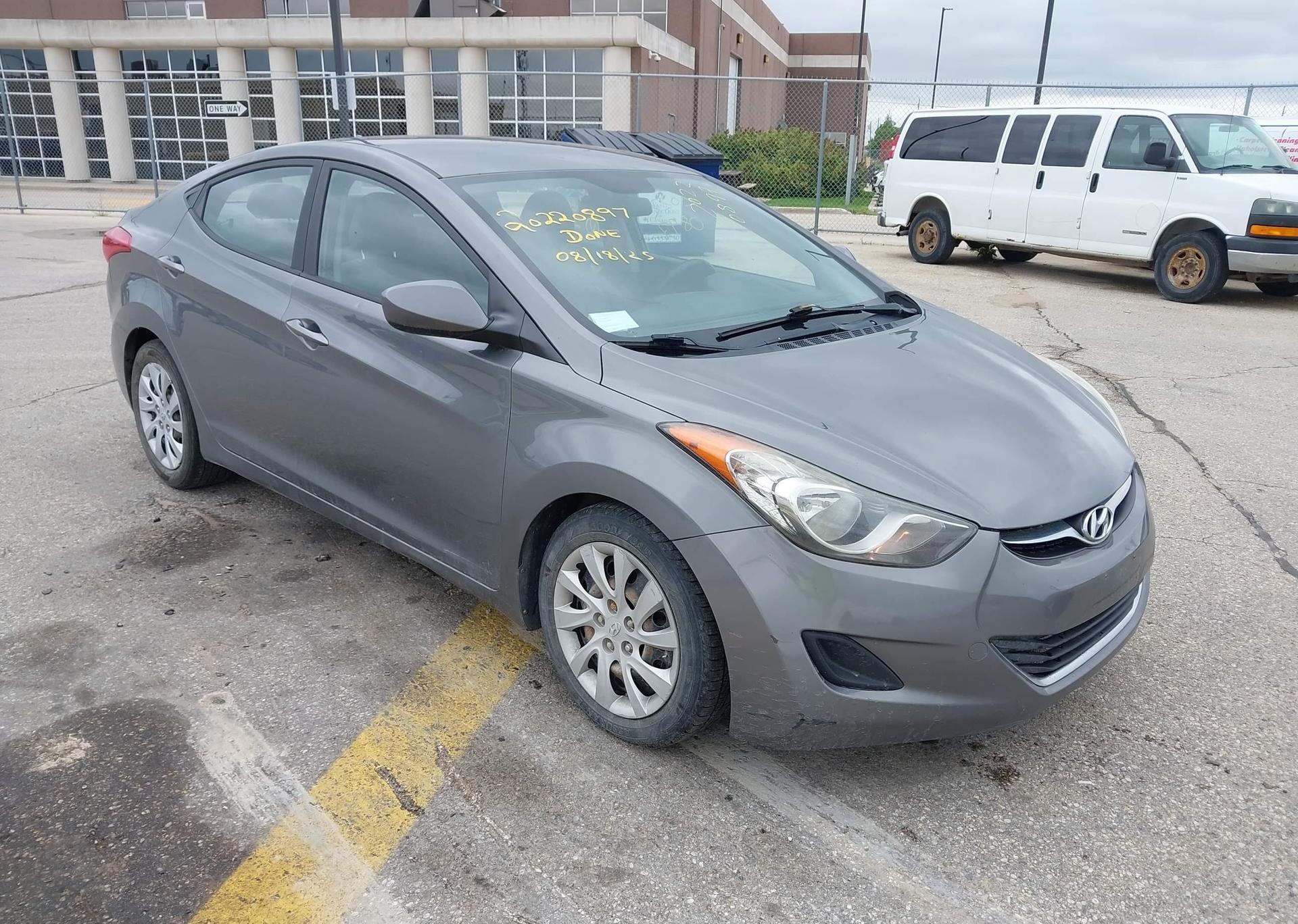 2013 HYUNDAI ELANTRA GL