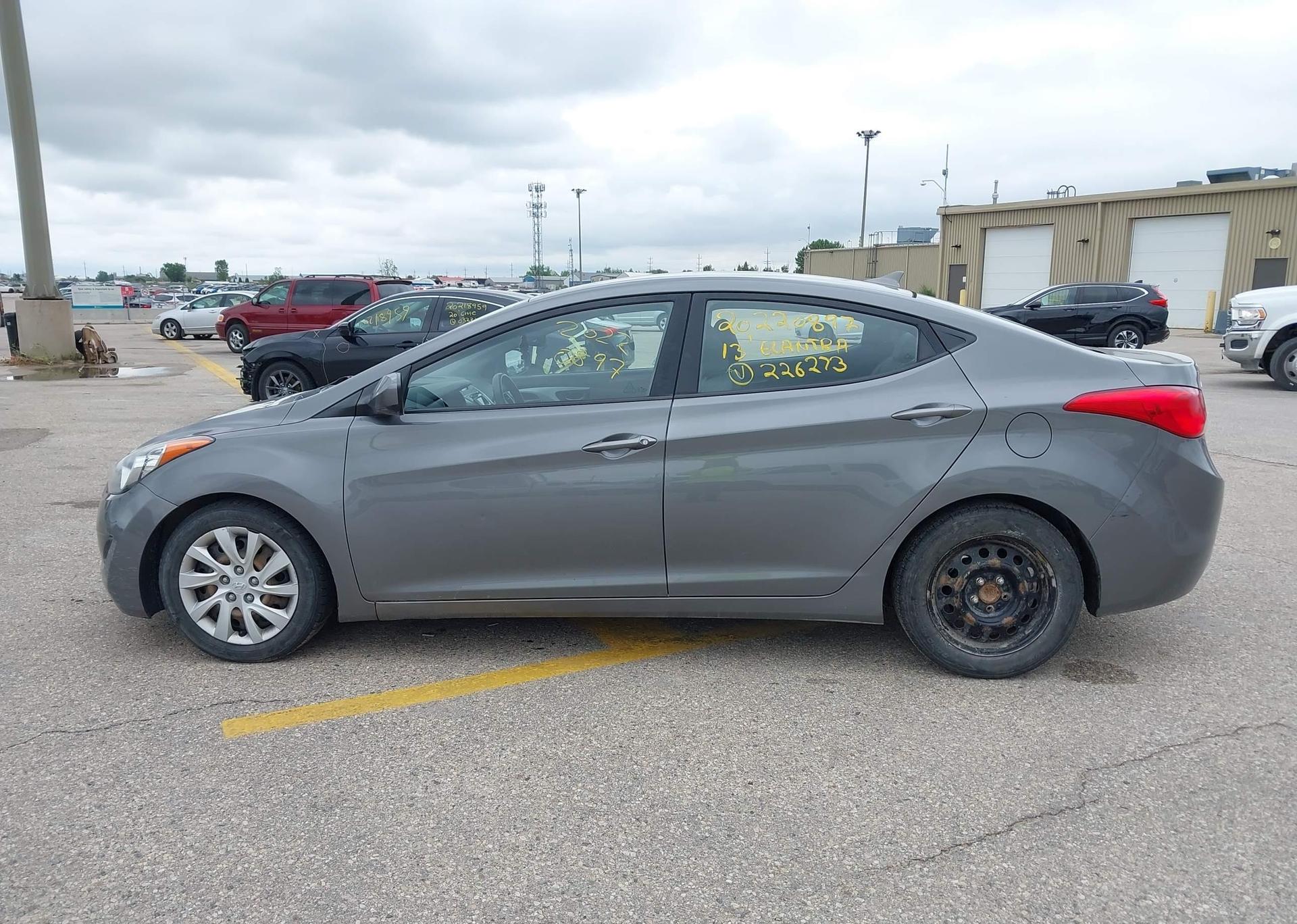 2013 HYUNDAI ELANTRA GL