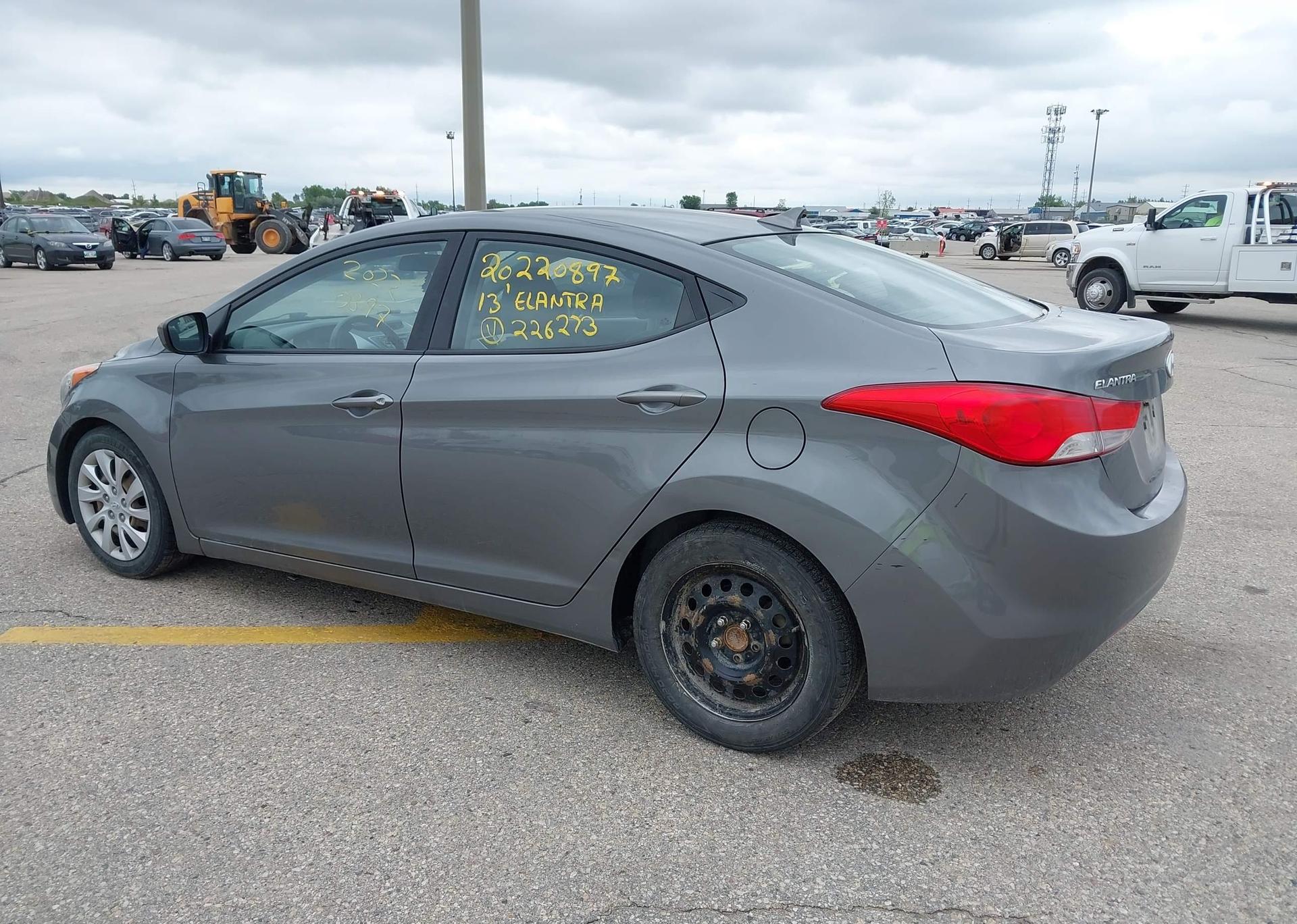 2013 HYUNDAI ELANTRA GL