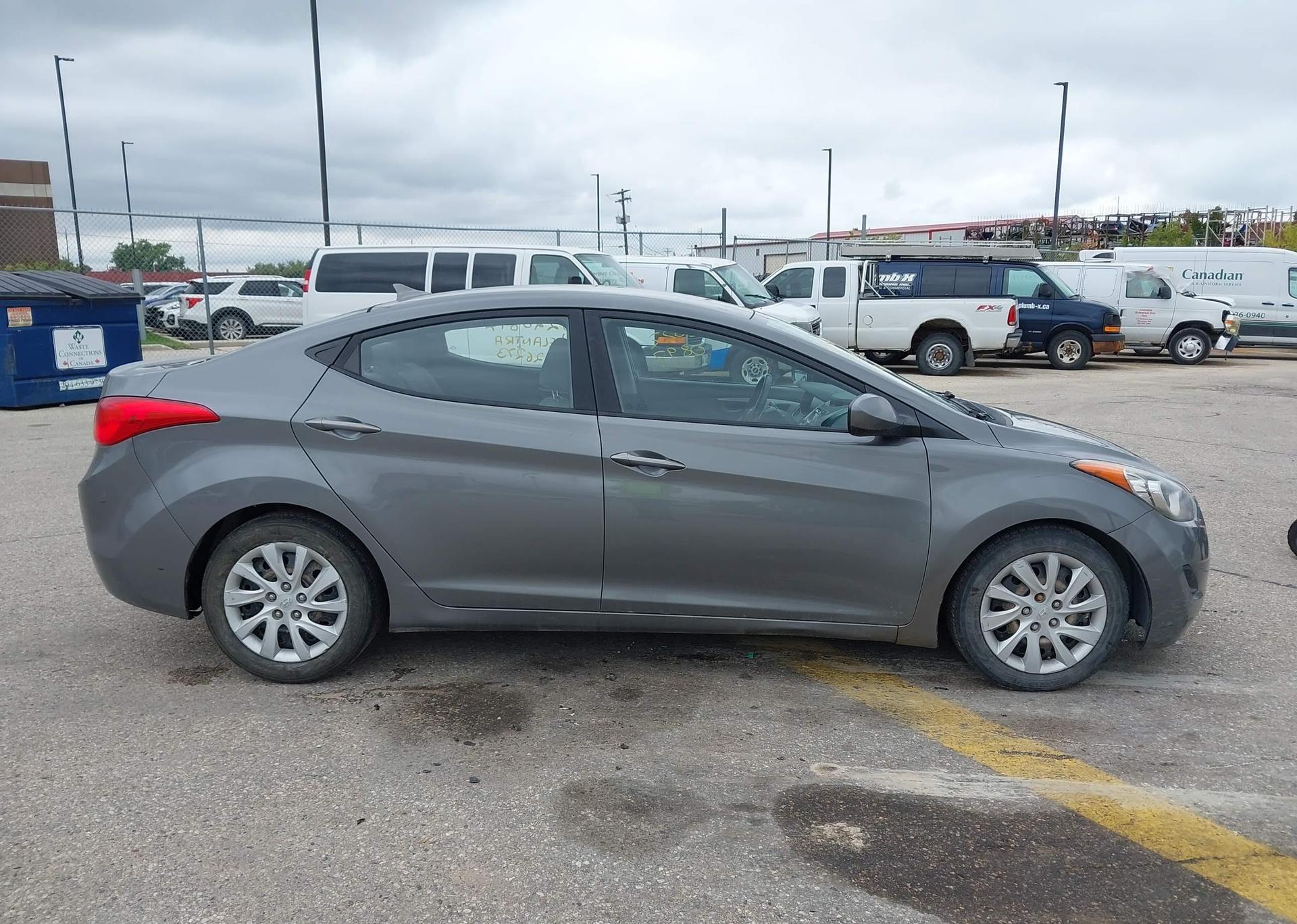 2013 HYUNDAI ELANTRA GL