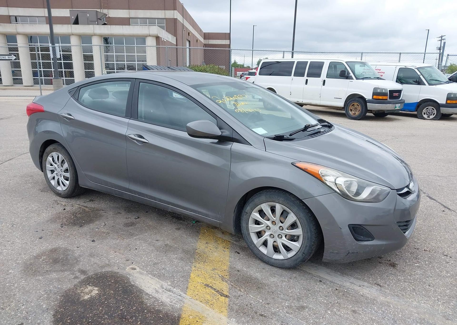 2013 HYUNDAI ELANTRA GL
