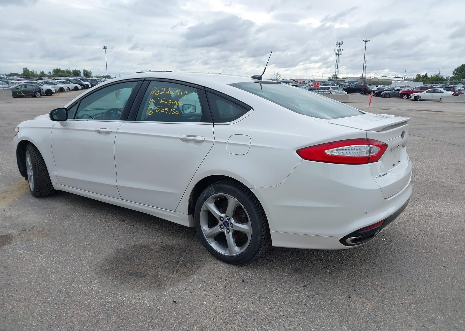 2015 FORD FUSION SE
