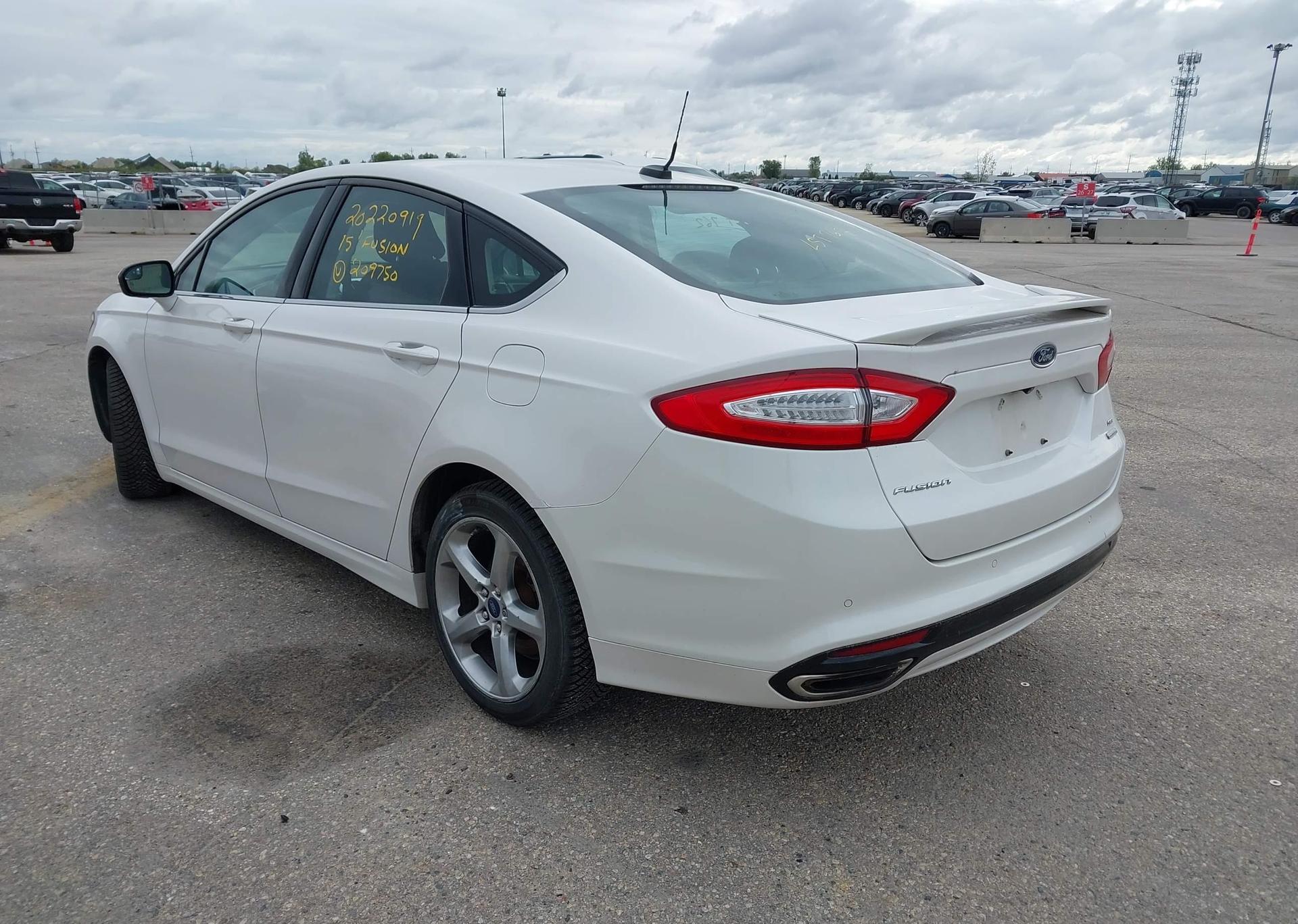 2015 FORD FUSION SE