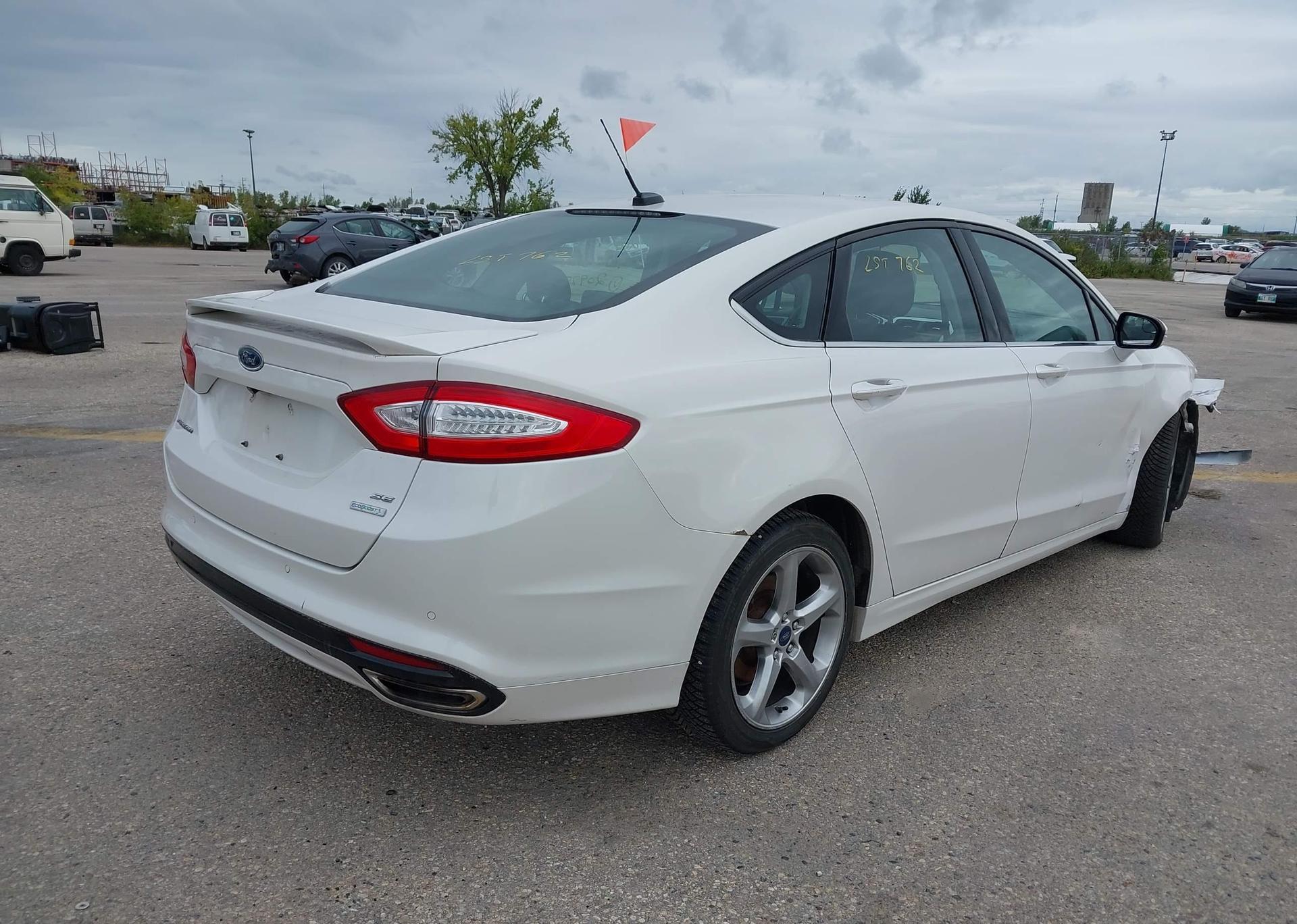 2015 FORD FUSION SE