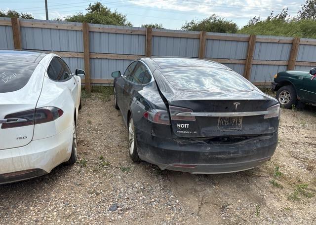 2015 TESLA Model S 85D
