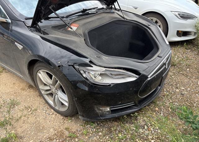 2015 TESLA Model S 85D