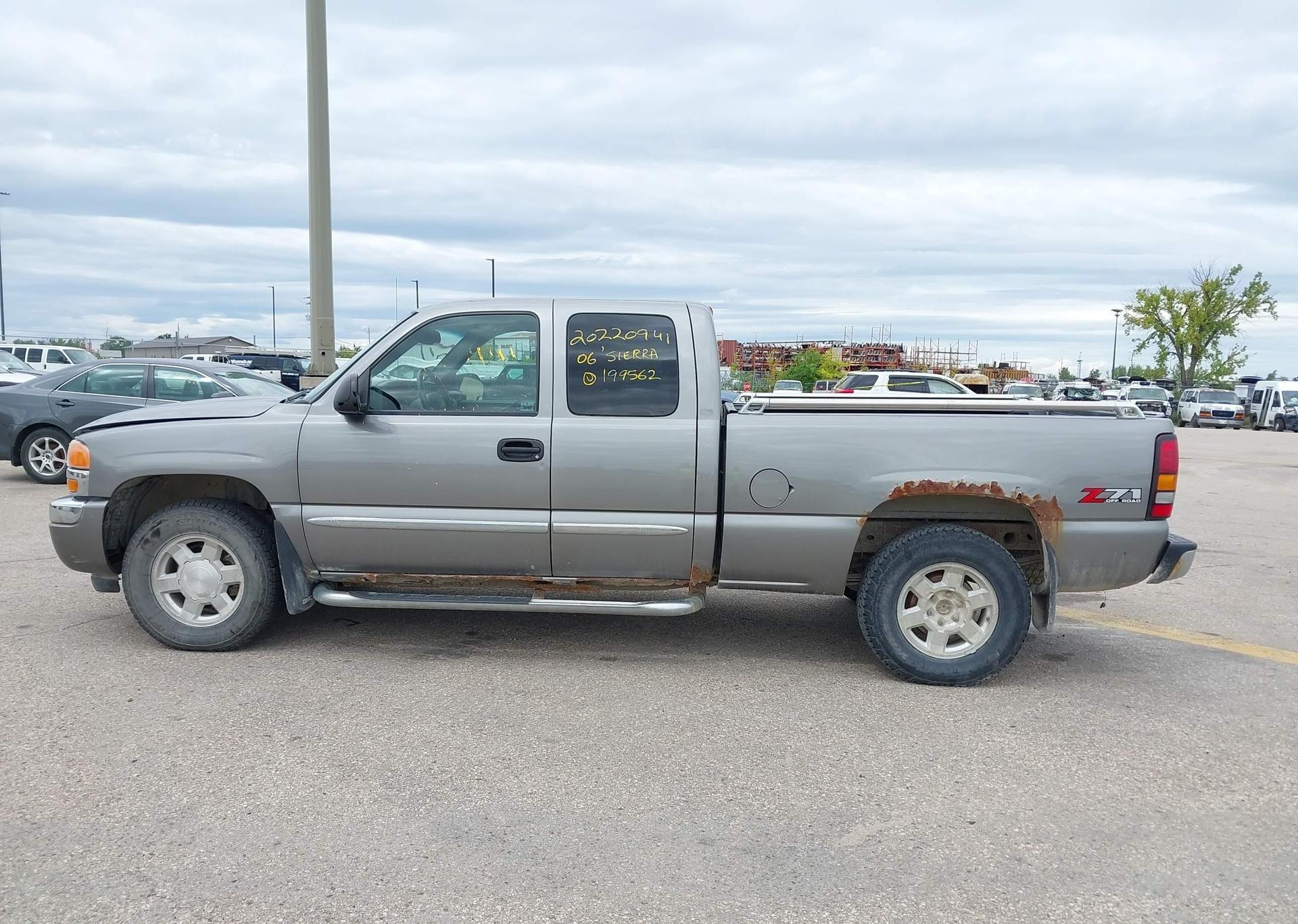 2006 GMC SIERRA 1500 SLE EXT CAB